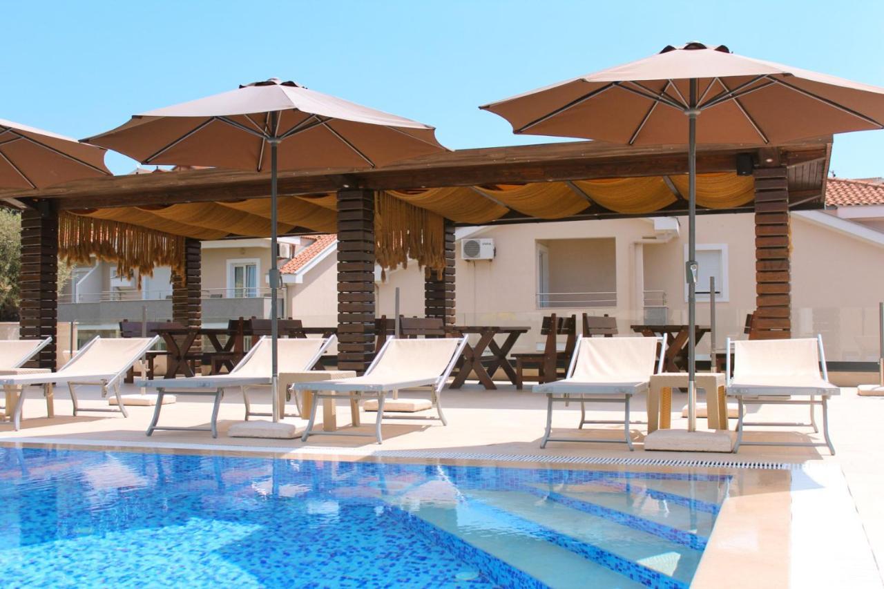 Sun Village Aparthotel 헤르섹 외부 사진
